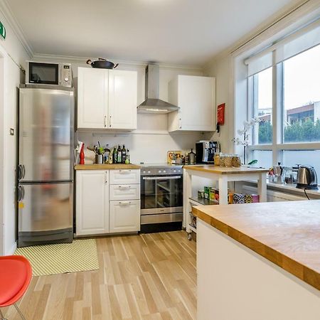 Glad'S Guesthouse Рейкявик Екстериор снимка