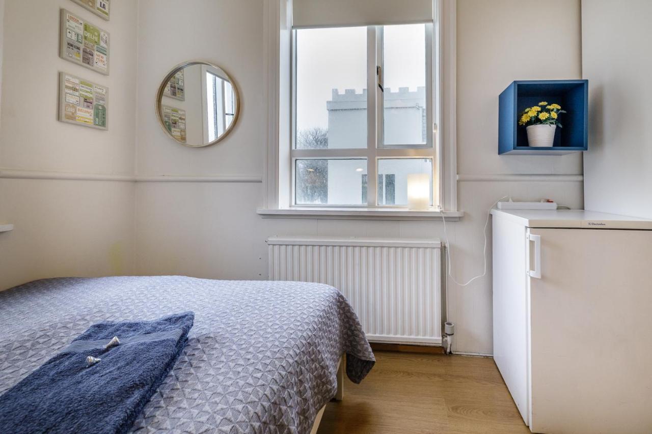 Glad'S Guesthouse Рейкявик Екстериор снимка