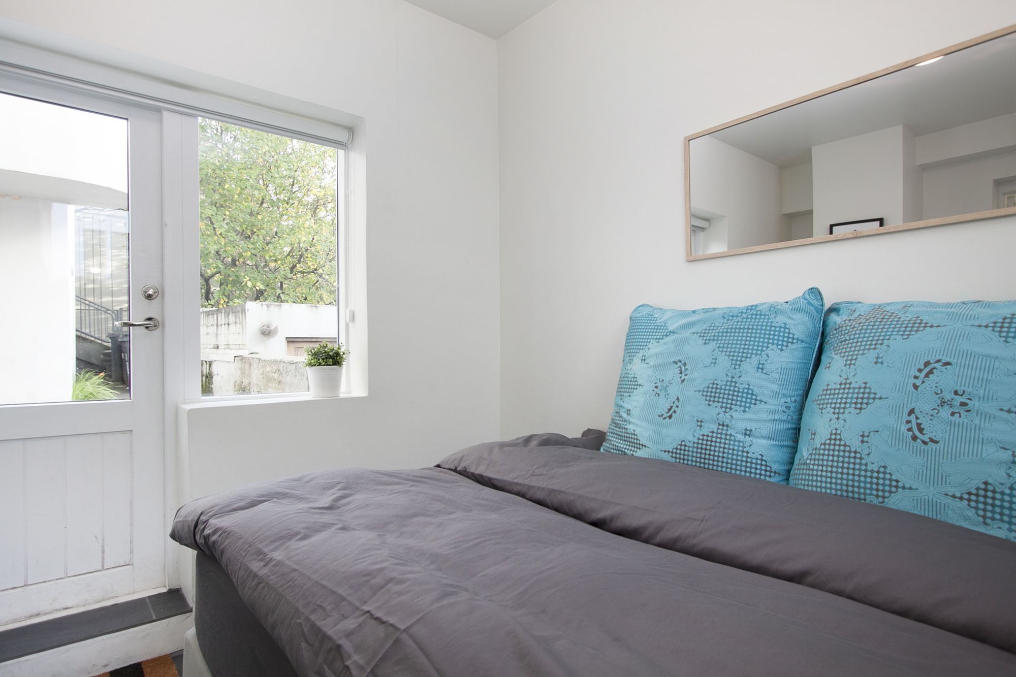 Glad'S Guesthouse Рейкявик Екстериор снимка